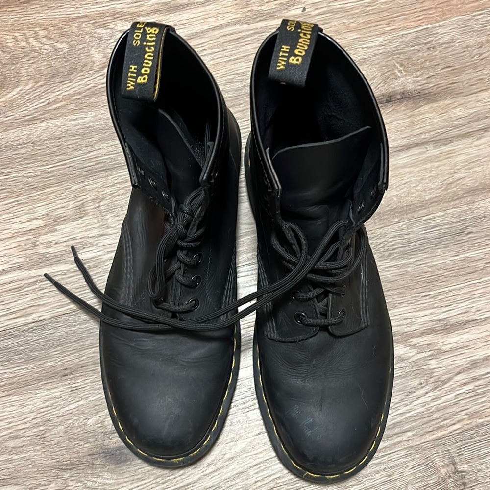 Doc Martens Boots Men’s 11